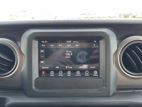 Used 2019 Jeep Wrangler Sport image 23