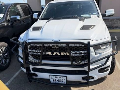 Used 2023 RAM 1500 Laramie AWD/4WD image 1