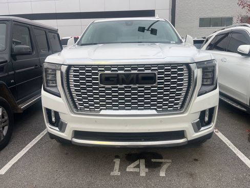 Used 2021 GMC Yukon Denali w/ Denali Ultimate Package image 2