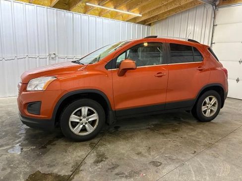Used 2016 Chevrolet Trax LT w/ LT Sun and Sound Package AWD/4WD image 4