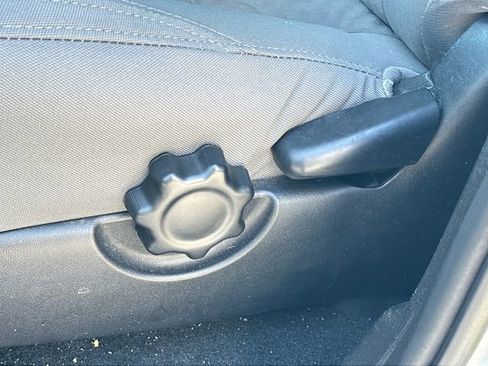 Used 2020 Toyota Tacoma SR AWD/4WD image 14