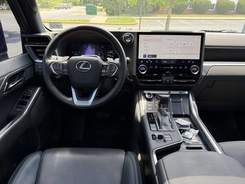 Used 2024 Lexus GX 550 AWD/4WD image 8