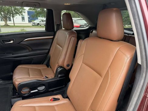 Used 2018 Toyota Highlander Limited Platinum AWD/4WD image 12