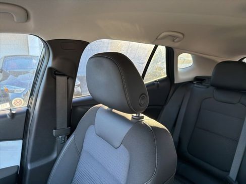 Used 2025 Chevrolet Trax LT w/ LT Convenience Package image 47