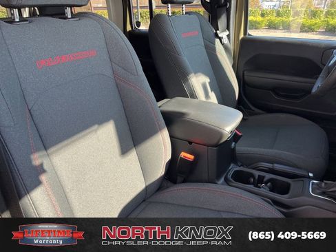 Used 2025 Jeep Wrangler Unlimited Rubicon image 26