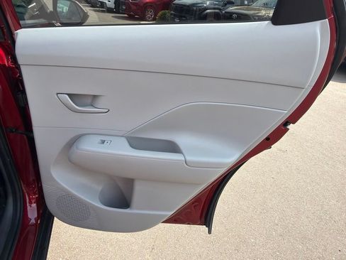 Used 2024 Hyundai Kona SEL AWD/4WD image 14