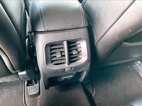 Used 2019 Jeep Cherokee Latitude Plus FWD image 25