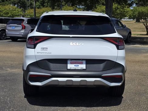 Used 2024 Kia Sportage EX FWD image 5