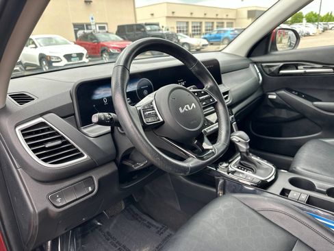 Used 2024 Kia Seltos SX AWD/4WD image 12