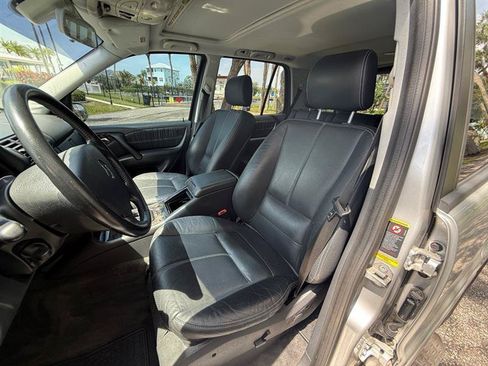 Used 2004 Mercedes-Benz ML 350 4MATIC w/ Sunroof Pkg image 9