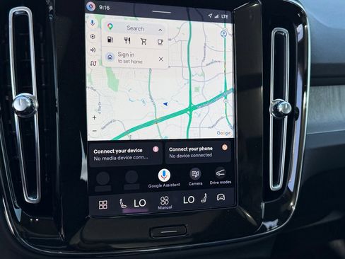 New 2026 Volvo XC40 B5 Plus AWD/4WD image 16