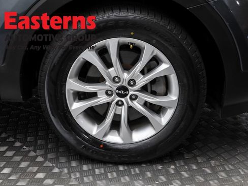 Used 2022 Kia Telluride LX image 32