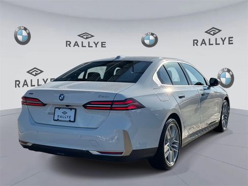 Certified 2025 BMW 530i xDrive image 4