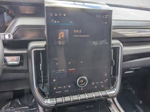 Used 2025 GMC Yukon Elevation AWD/4WD image 13