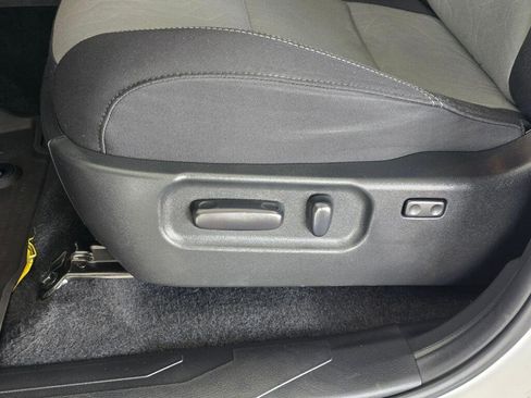 Used 2023 Toyota Tacoma TRD Off-Road image 24