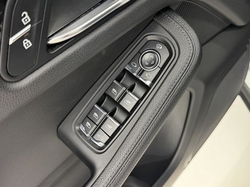 Certified 2022 Porsche Macan image 27