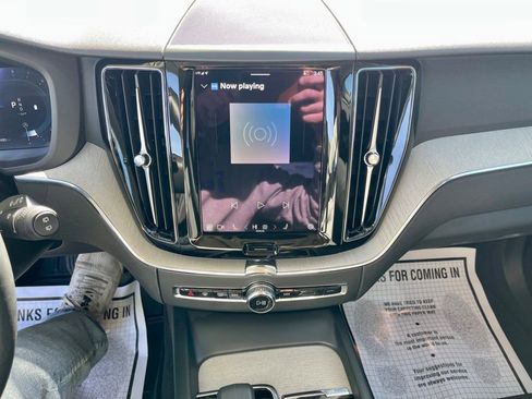 Used 2025 Volvo XC60 B5 Plus image 16