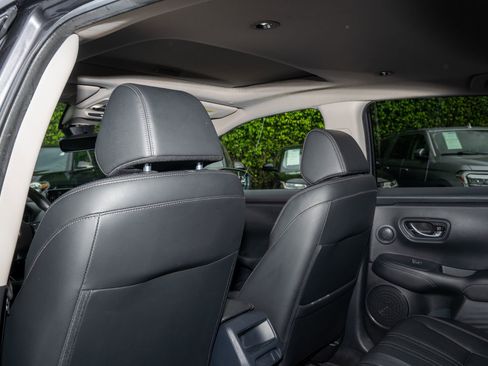 Used 2023 Honda HR-V EX-L image 17