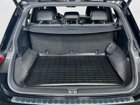 Certified 2022 Volkswagen Tiguan SEL R-Line AWD/4WD image 28