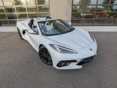 Used 2024 Chevrolet Corvette Stingray Preferred Conv w/ Stealth Interior Trim Package RWD image 3