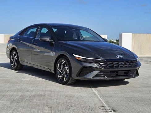 New 2025 Hyundai Elantra SEL image 32