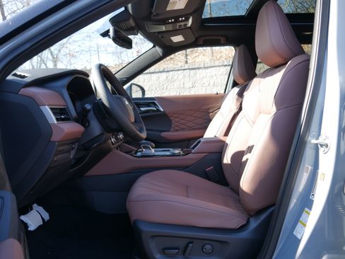 Used 2025 Mitsubishi Outlander SEL FWD image 14