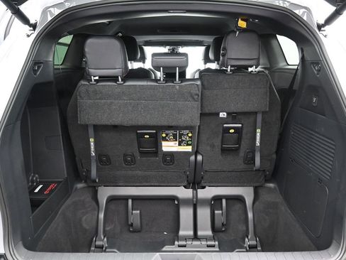 Used 2025 Toyota Sienna XSE image 31