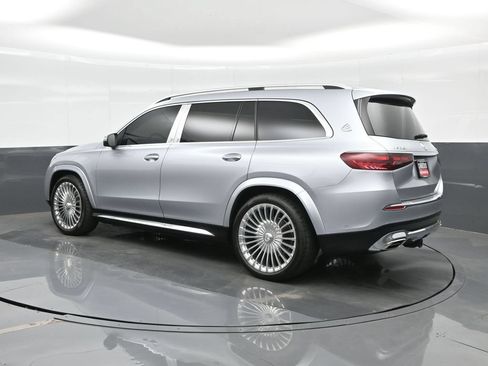 Used 2025 Mercedes-Benz Maybach GLS 600 4MATIC image 3