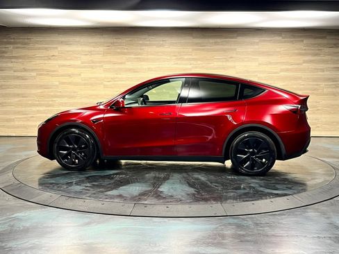 Used 2025 Tesla Model Y Long Range AWD/4WD image 27
