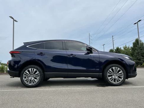Used 2023 Toyota Venza Limited AWD/4WD image 3