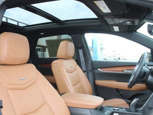 Used 2024 Cadillac XT5 Premium Luxury w/ Technology Package FWD image 15