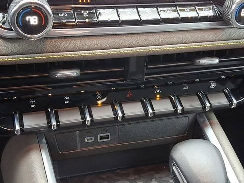 Used 2024 Chevrolet Colorado ZR2 w/ Safety Package image 37