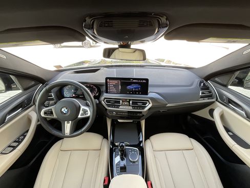 Certified 2025 BMW X4 xDrive30i w/ Premium Package AWD/4WD image 12