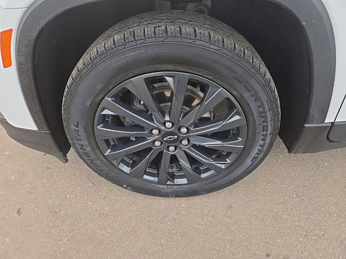 Used 2022 Chevrolet Traverse RS image 24