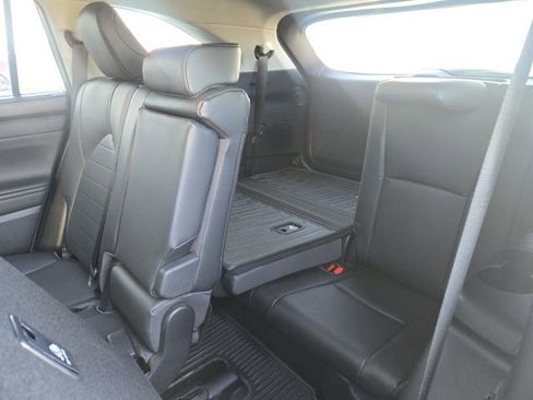 Used 2020 Toyota Highlander XLE image 20