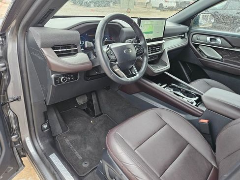 Used 2025 Ford Explorer Platinum w/ LUX Leather Package AWD/4WD image 13