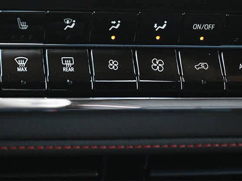 Used 2026 Chevrolet Colorado Z71 w/ Technology Package AWD/4WD image 20