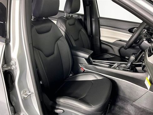 New 2026 Jeep Compass Limited image 12