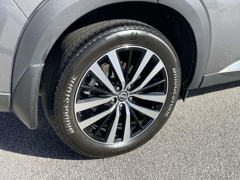 Used 2024 Nissan Pathfinder Platinum image 7