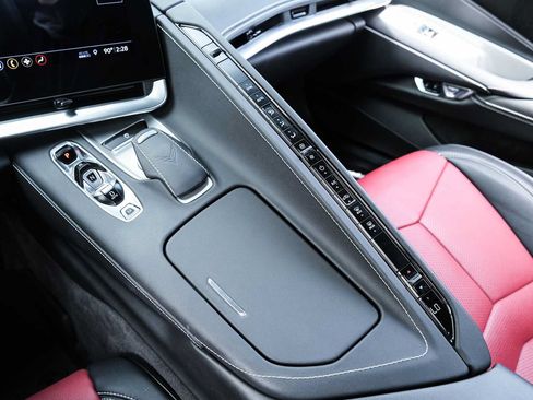 Used 2020 Chevrolet Corvette Stingray Convertible w/ Z51 Performance Package RWD image 32