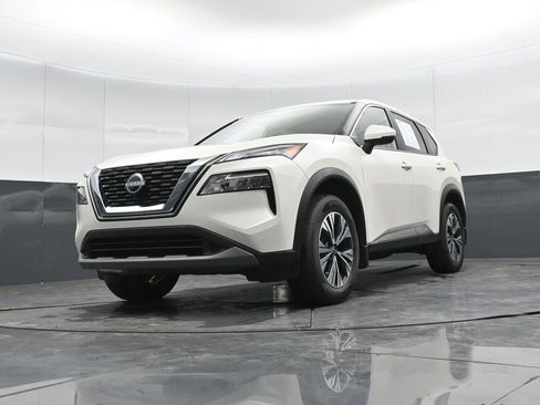 Used 2023 Nissan Rogue SV image 37