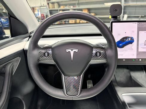 Used 2024 Tesla Model Y Performance image 8