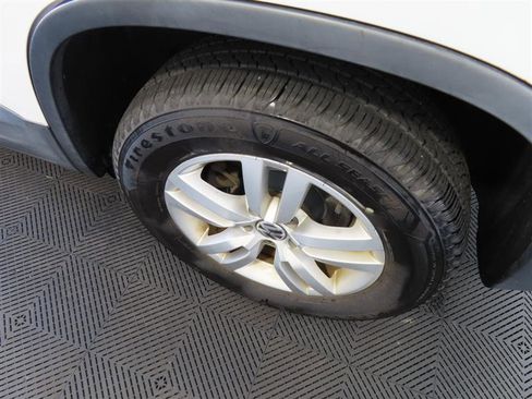 Used 2017 Volkswagen Tiguan S FWD image 7
