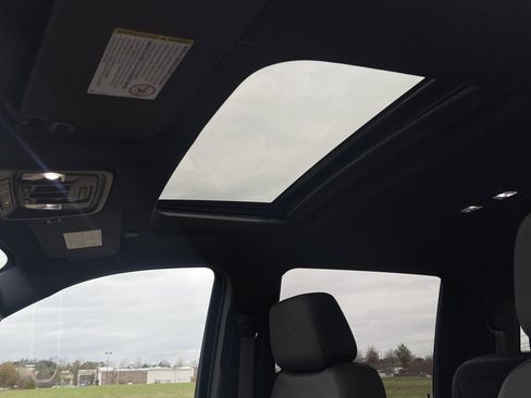 Used 2023 GMC Sierra 2500 Denali w/ Denali Ultimate Package image 11