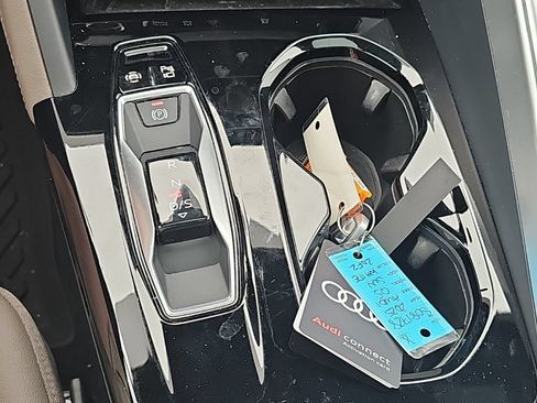 Certified 2025 Audi Q5 Premium w/ Convenience Package AWD/4WD image 7