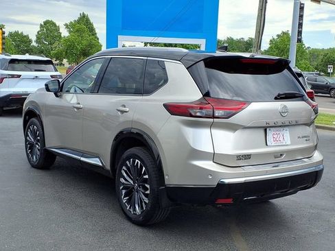 Used 2024 Nissan Rogue Platinum w/ Platinum Premium Package AWD/4WD image 3