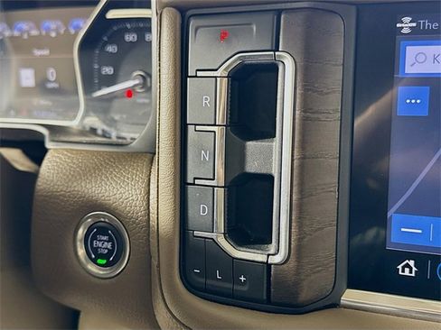 Used 2021 GMC Yukon Denali w/ Denali Premium Package image 15