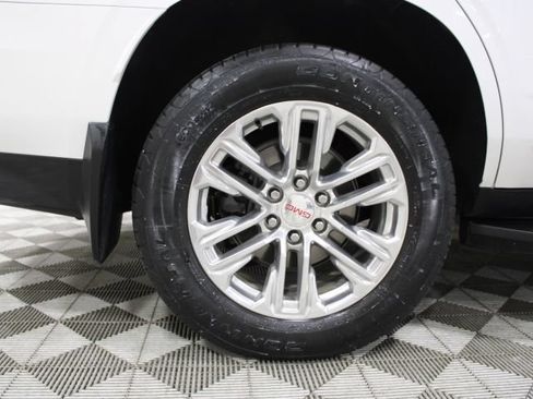 Used 2021 GMC Yukon SLT w/ SLT Premium Package AWD/4WD image 46