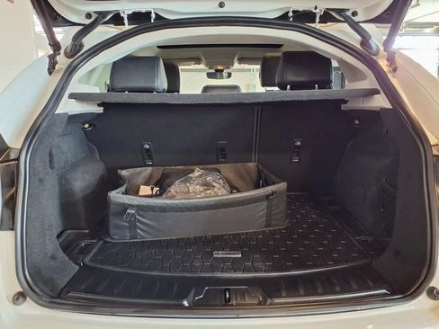 Used 2020 Jaguar E-PACE SE image 5