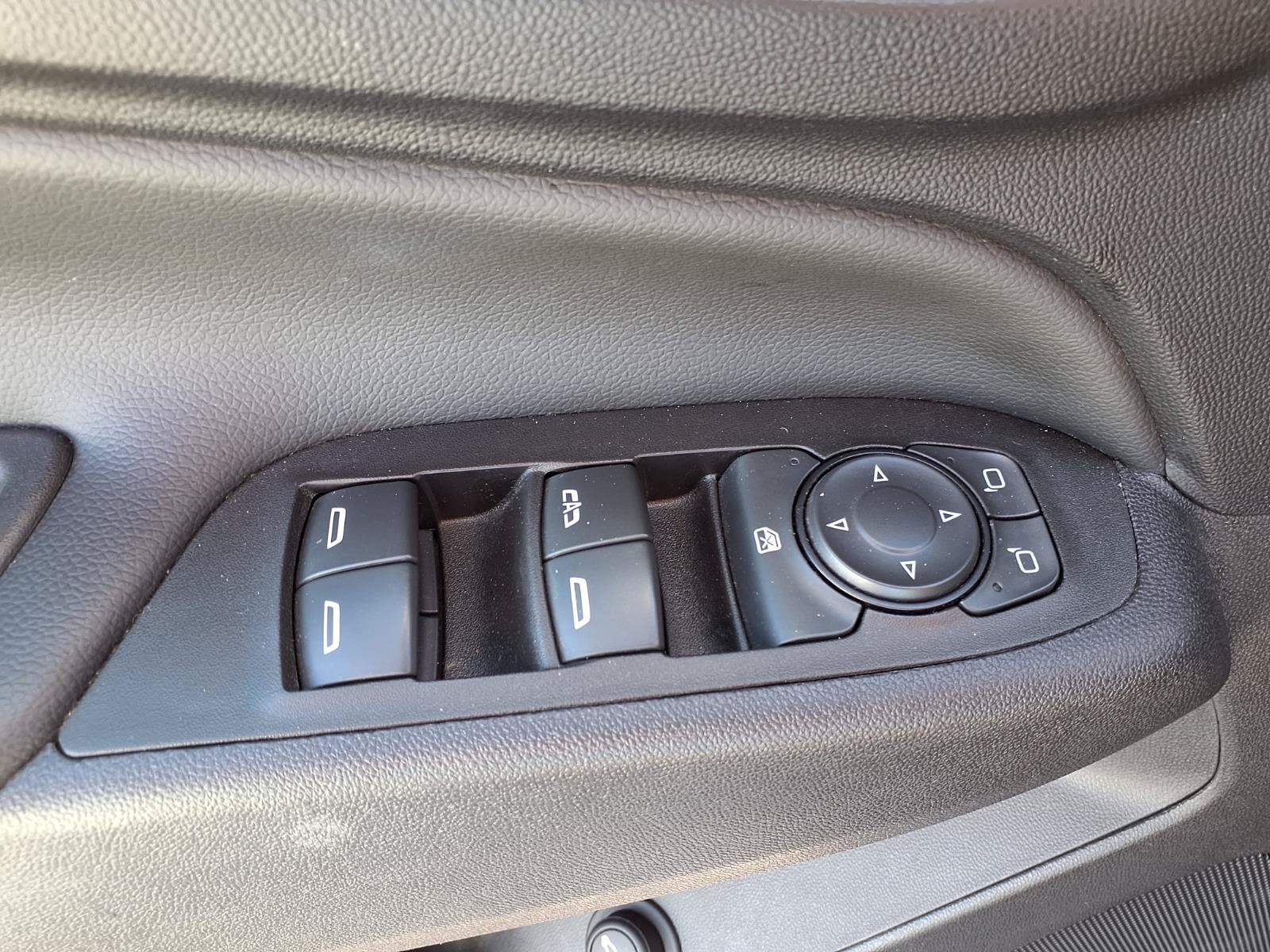 Used 2021 Chevrolet Equinox LT FWD image 21